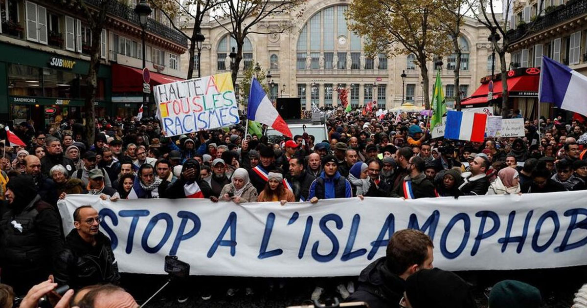 France: une foule de manifestants contre l'islamophobie dimanche à Paris