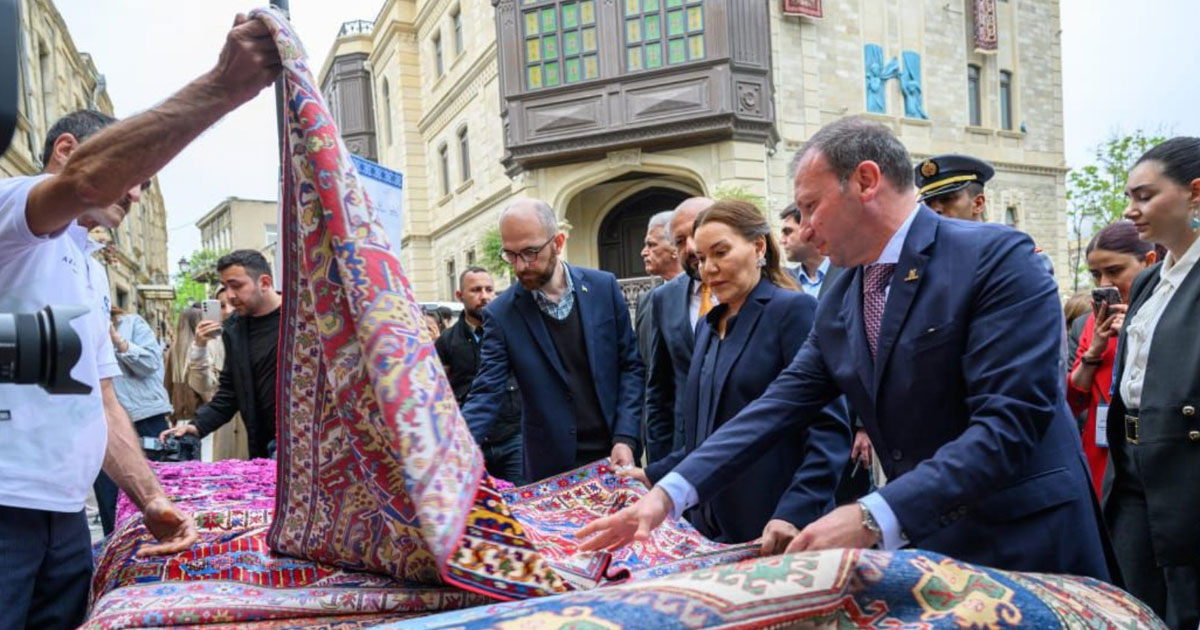 SAR la Princesse Lalla Hasnaa visite à Bakou le Centre International du Mugham