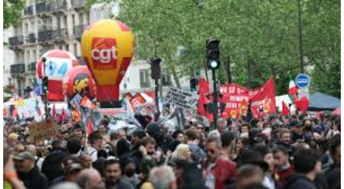 Défilé à Paris lors du 1er mai 2024