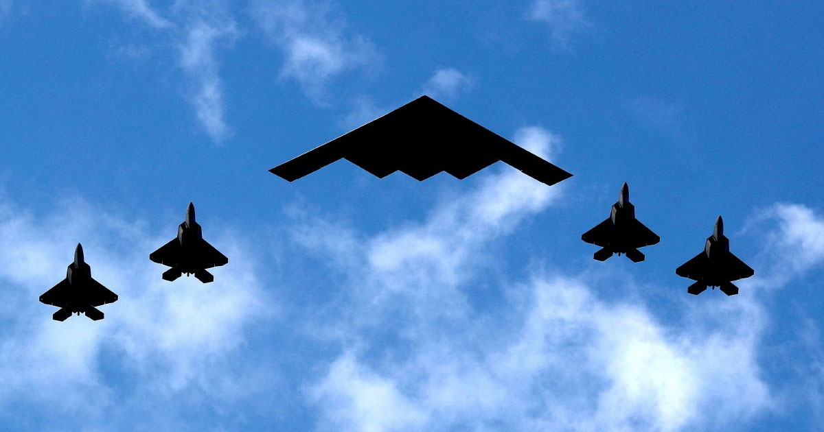 Opération « Marteau de minuit » : les États-Unis ciblent Fordo, Natanz et Ispahan avec des B-2 et des bombes anti-bunker