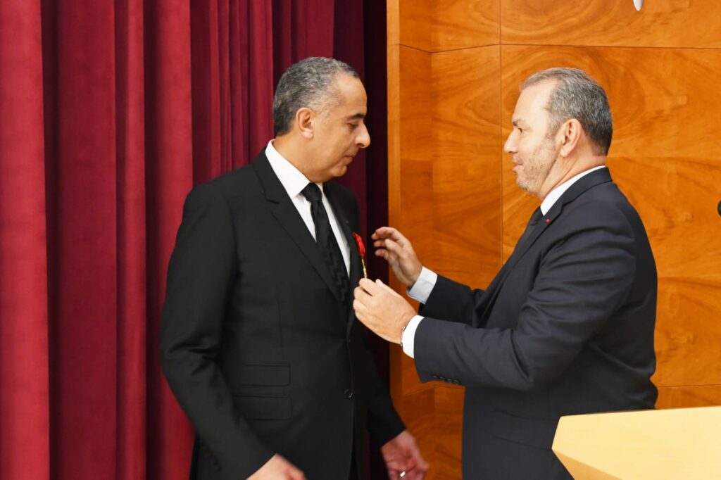 Le Maroc et la France signent un plan d’action conjoint pour renforcer la coopération policière, Hammouchi décoré