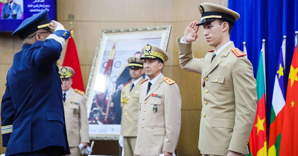 Kénitra: Moulay El Hassan préside la cérémonie de sortie des nouvelles promotion du Cours Supérieur de Défense et du Cours État-Major
