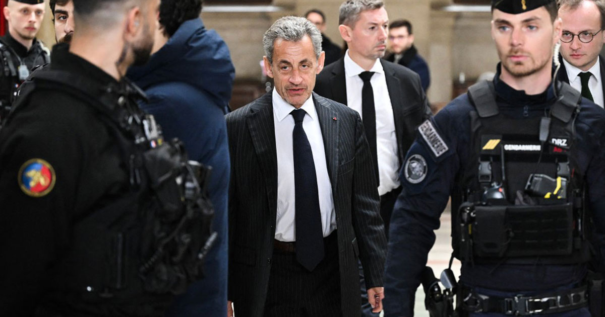 Sarkozy déchu de la Légion d’honneur après sa condamnation pour corruption : une première depuis Pétain