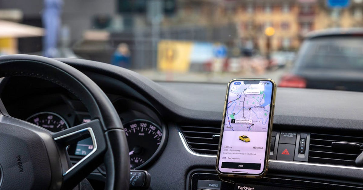 VTC vs taxis : les Marocains entre adoption sélective et attachement aux transports traditionnels