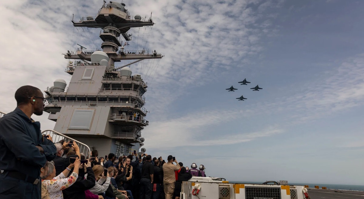 Israël, Iran, Trump, Le porte-avions USS Gerald R. Ford