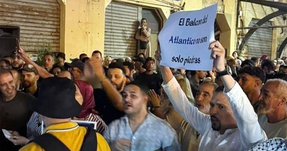 Larache manifestation massive contre la défiguration du Balcon Atlantico 1