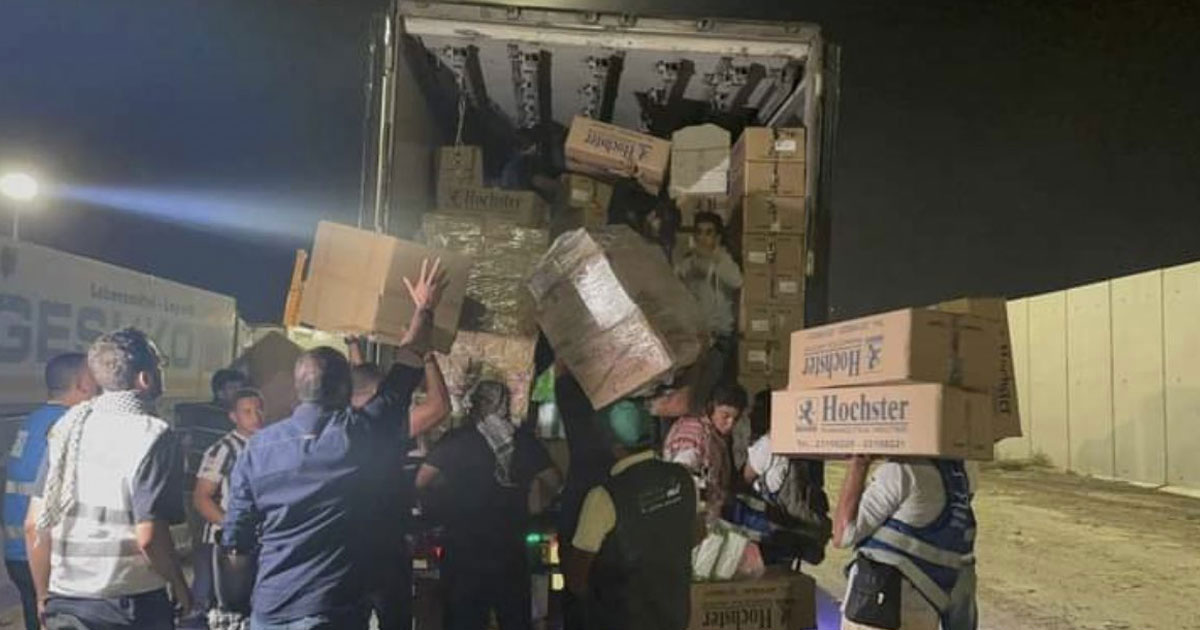 Gaza : Israël annonce une pause quotidienne des combats, les premiers camions d’aide traversent la frontière