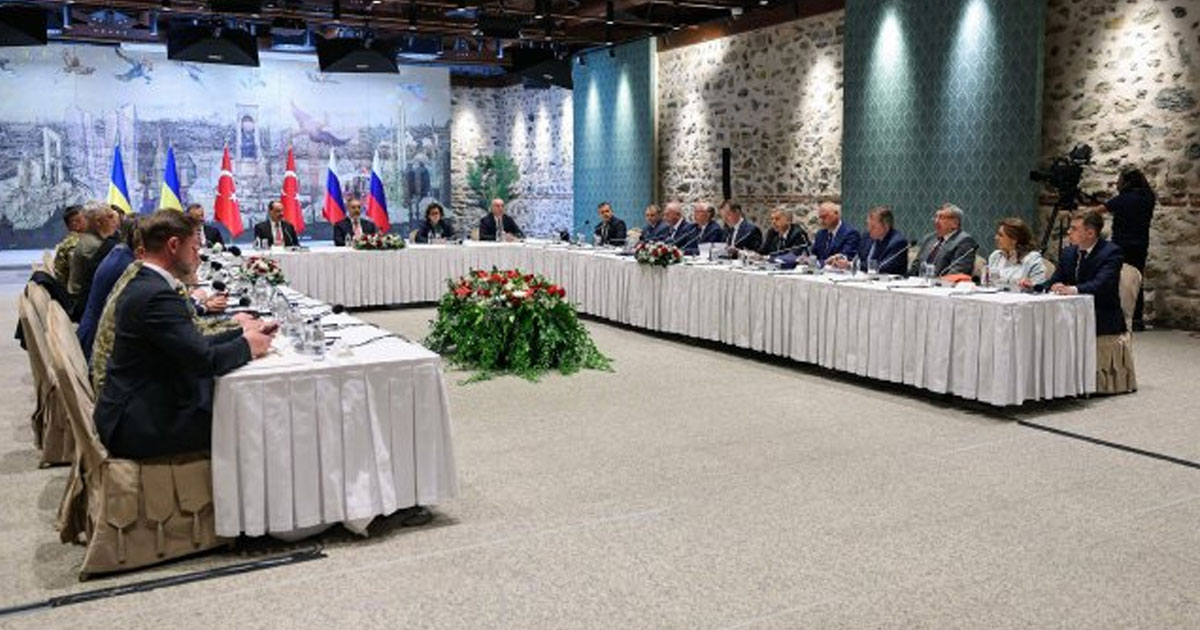 Ukraine: le Kremlin s'attend à des négociations "très compliquées" avec Kiev à Istanbul