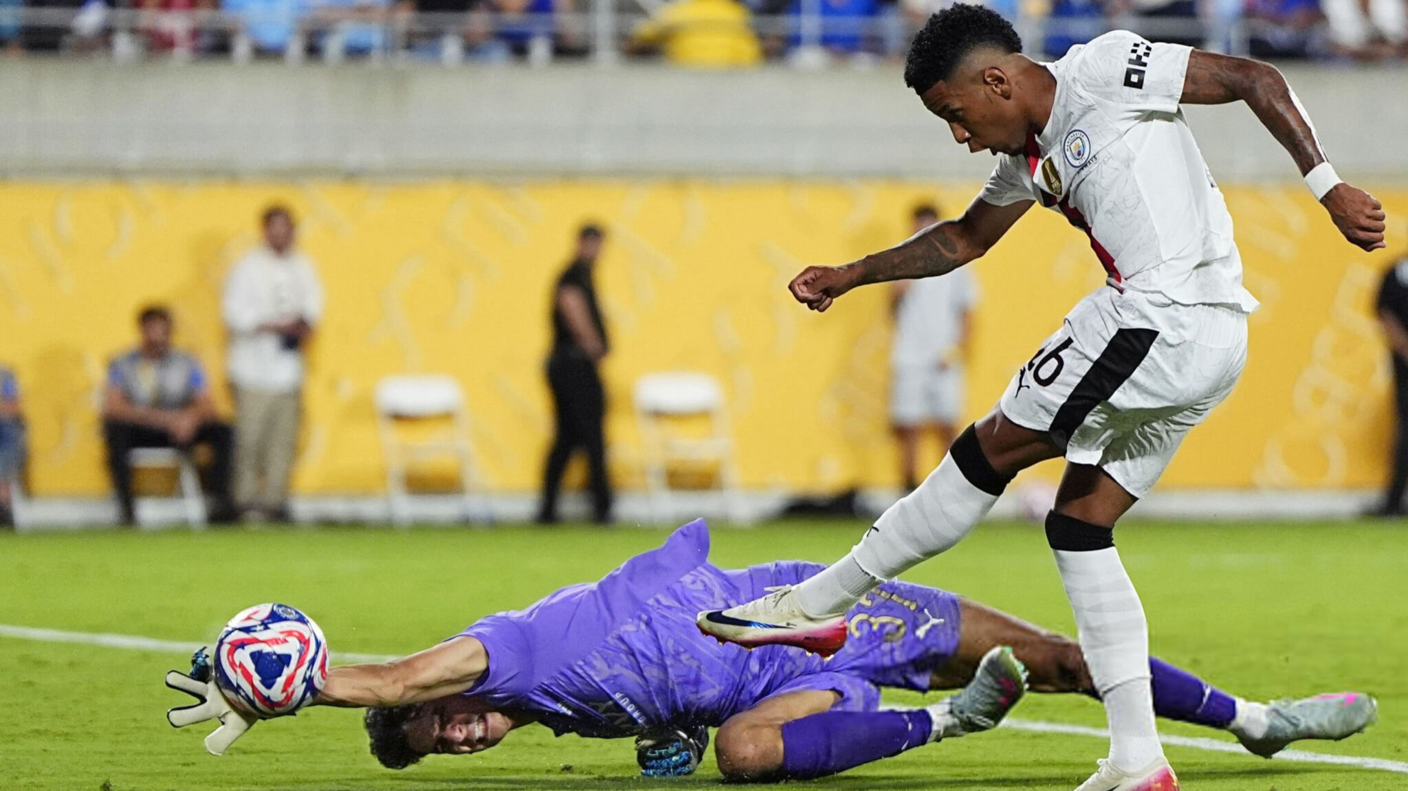 L'arrêt magistral de Yassine Bounou en 8e de finale du Mondial des Clubs face à City