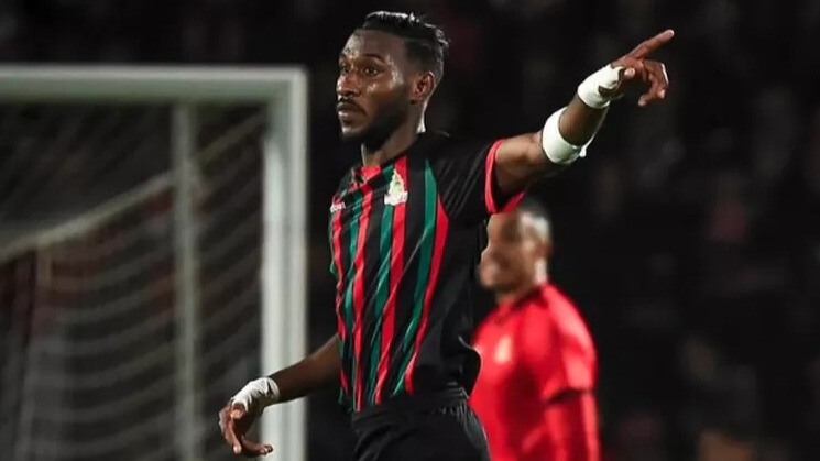 Hatim Essaouabi sous le tricolore de l'AS FAR