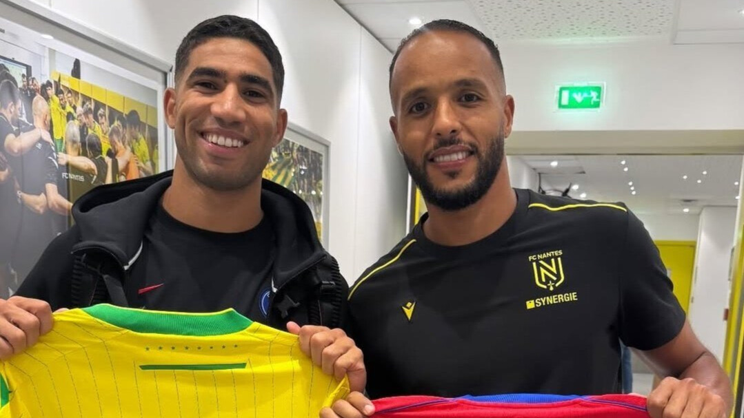 Achraf Hakimi et Youssef El Arabi lors de la première journée de Ligue 1 2025-2026