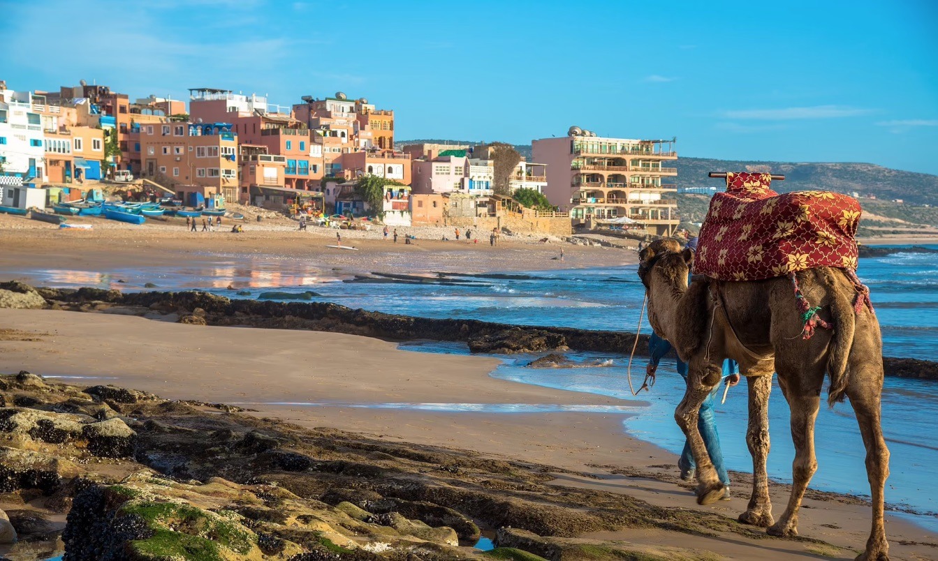 Surbooking: La colère de vacanciers français à Taghazout