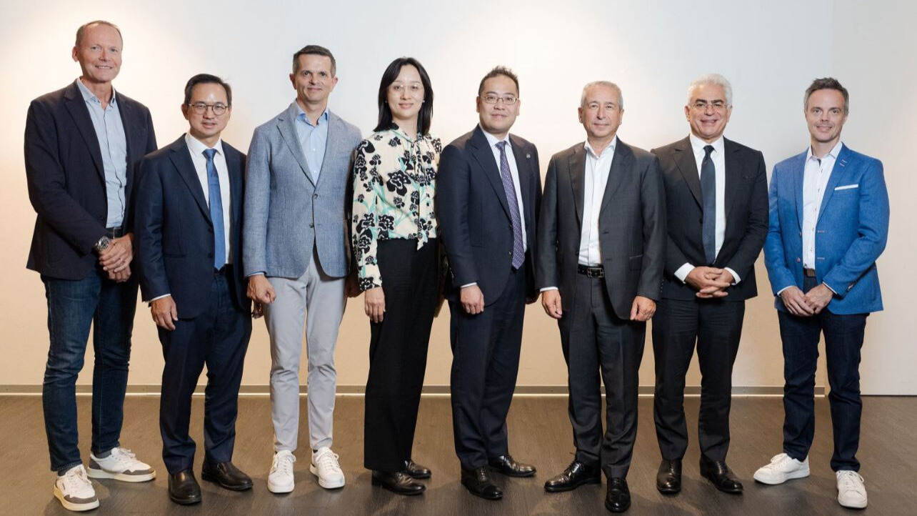 Younes El Mechrafi aux côtés des membres du comité exécutif de United Lotteries for Integrity in Sports