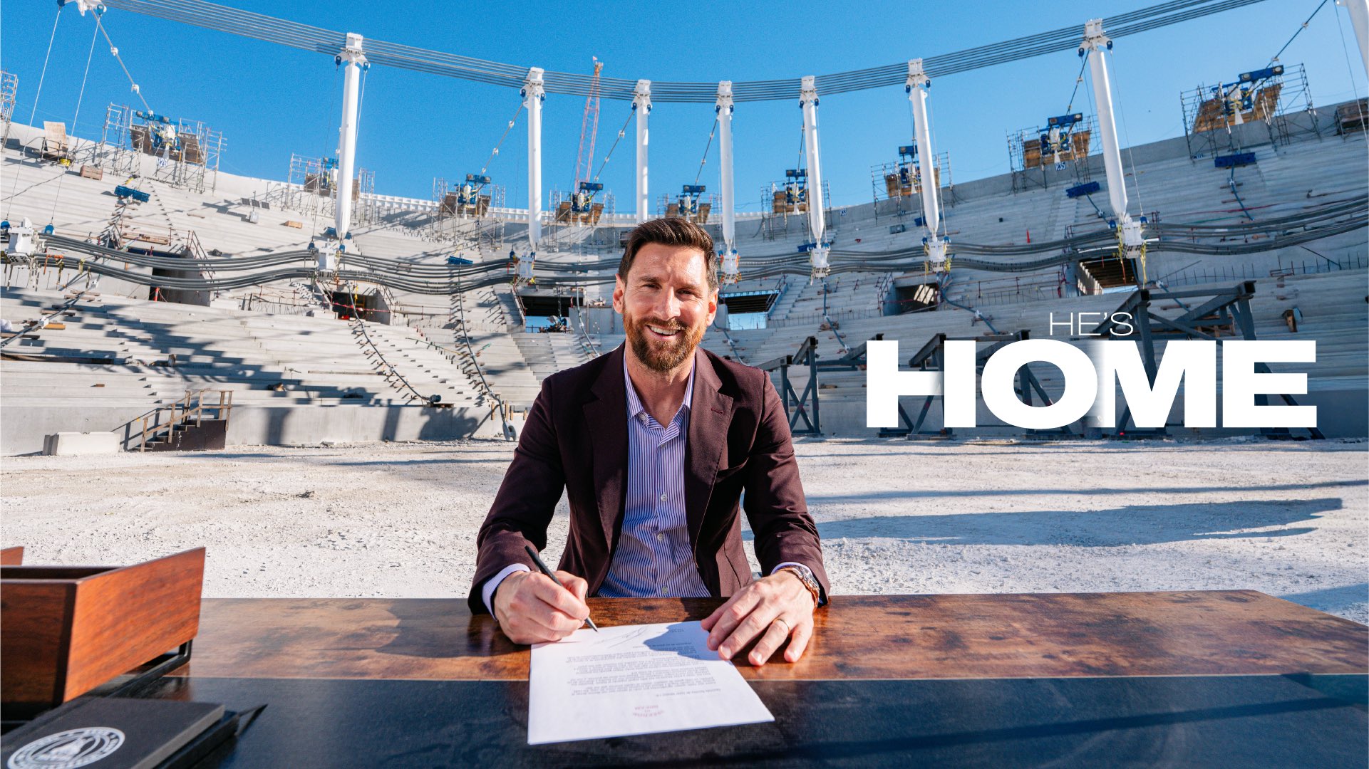 Lionel Messi lors de la signature de son nouveau contrat avec l'Inter Miami