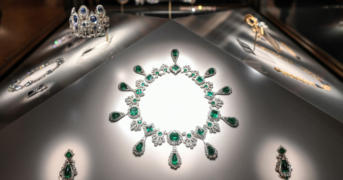 Louvre Bijoux