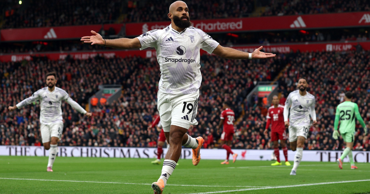 Mbeumo célèbre son but lors de Liverpool-Manchester United