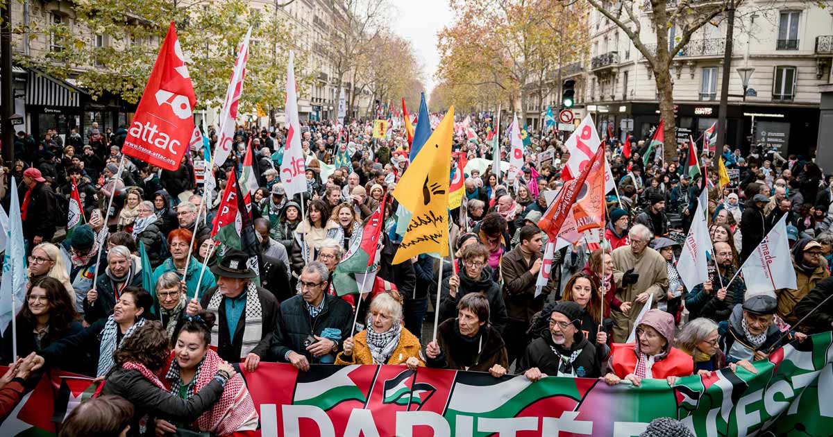 Paris : une foule massive défile en soutien à Gaza et au peuple palestinien