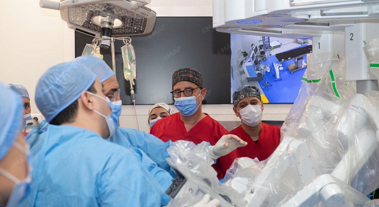 Opération robotique, chirurgie robotique, FAR,