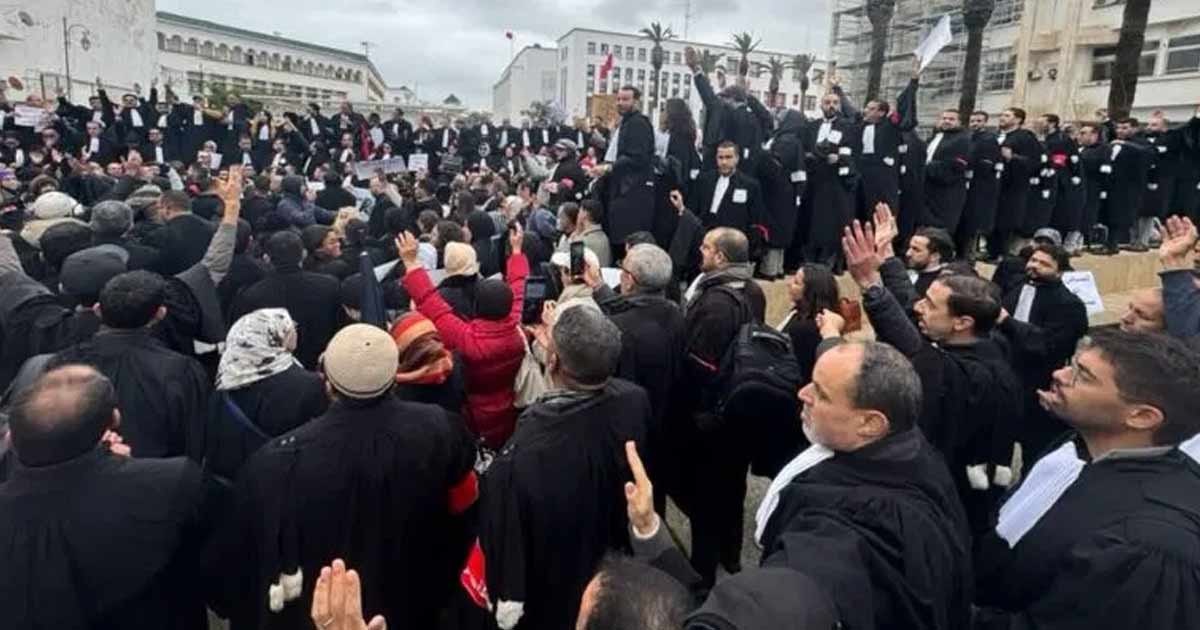 Les jeunes avocats protestent devant le ministère de la Justice contre la réforme du métier