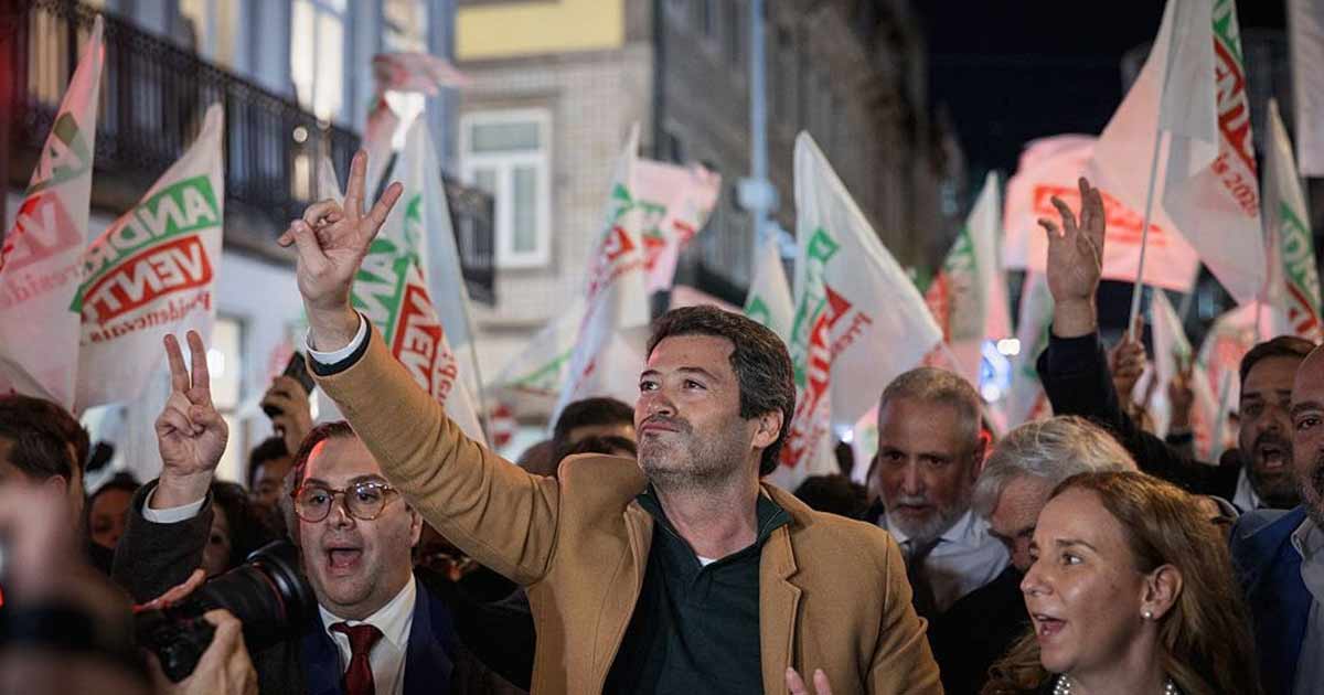 Les Portugais élisent leur président: l'extrême droite attendue au second tour