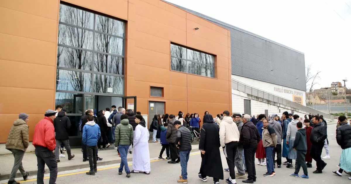 Barcelone : funérailles poignantes pour cinq jeunes Marocains victimes d’un incendie à Manlleu