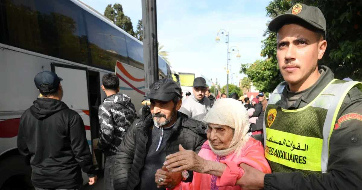 Les autorités locales soutiennent les habitants de Ksar El Kébir avec des aides alimentaires après leur retour
