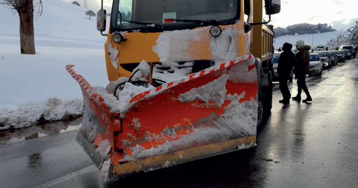 Après la neige, la circulation reprend progressivement sauf sur trois routes de montagne