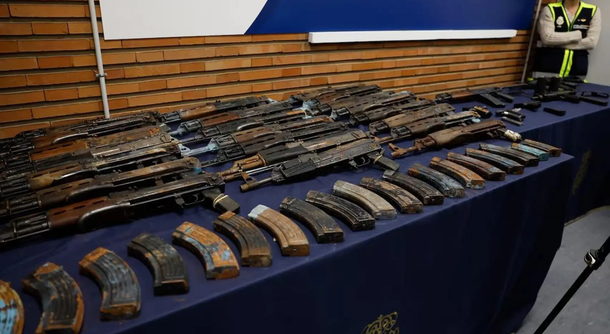 Arsenal saisi par la police lors de la dernière opération. (Photo publiée par la Police nationale)