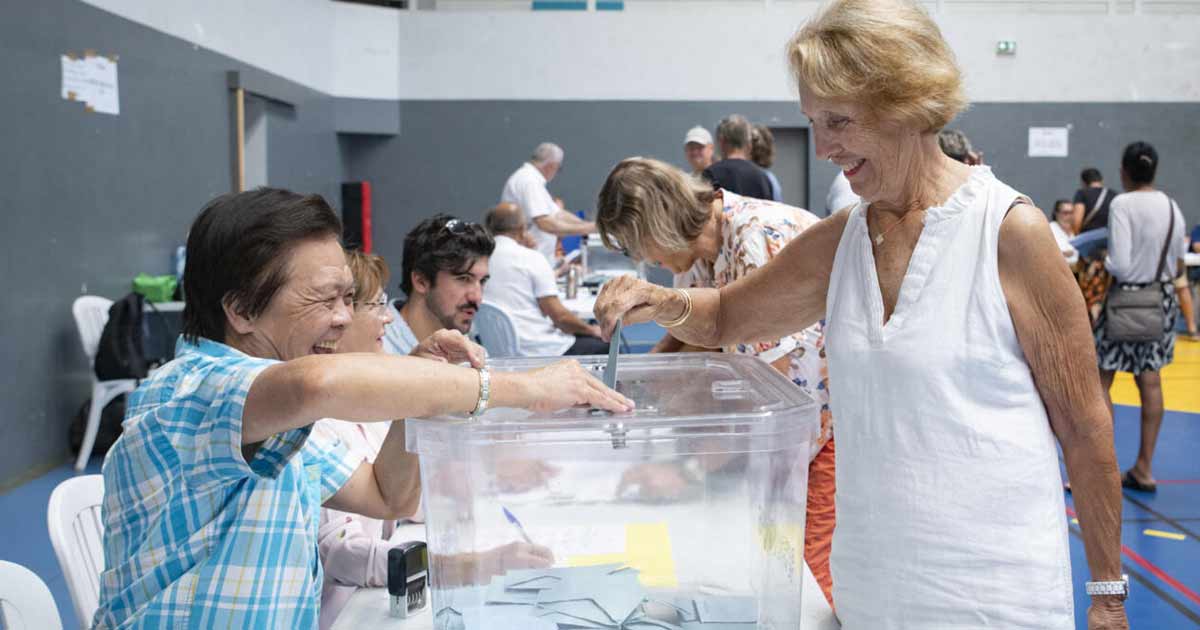 Les Français votent pour les municipales, alliances et rapports de force au cœur du scrutin