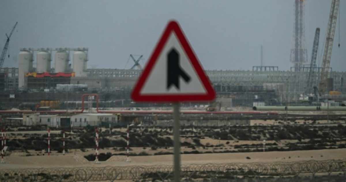 Pétrole en flamme : les hydrocarbures s’envolent après des frappes sur les sites énergétiques du Golfe