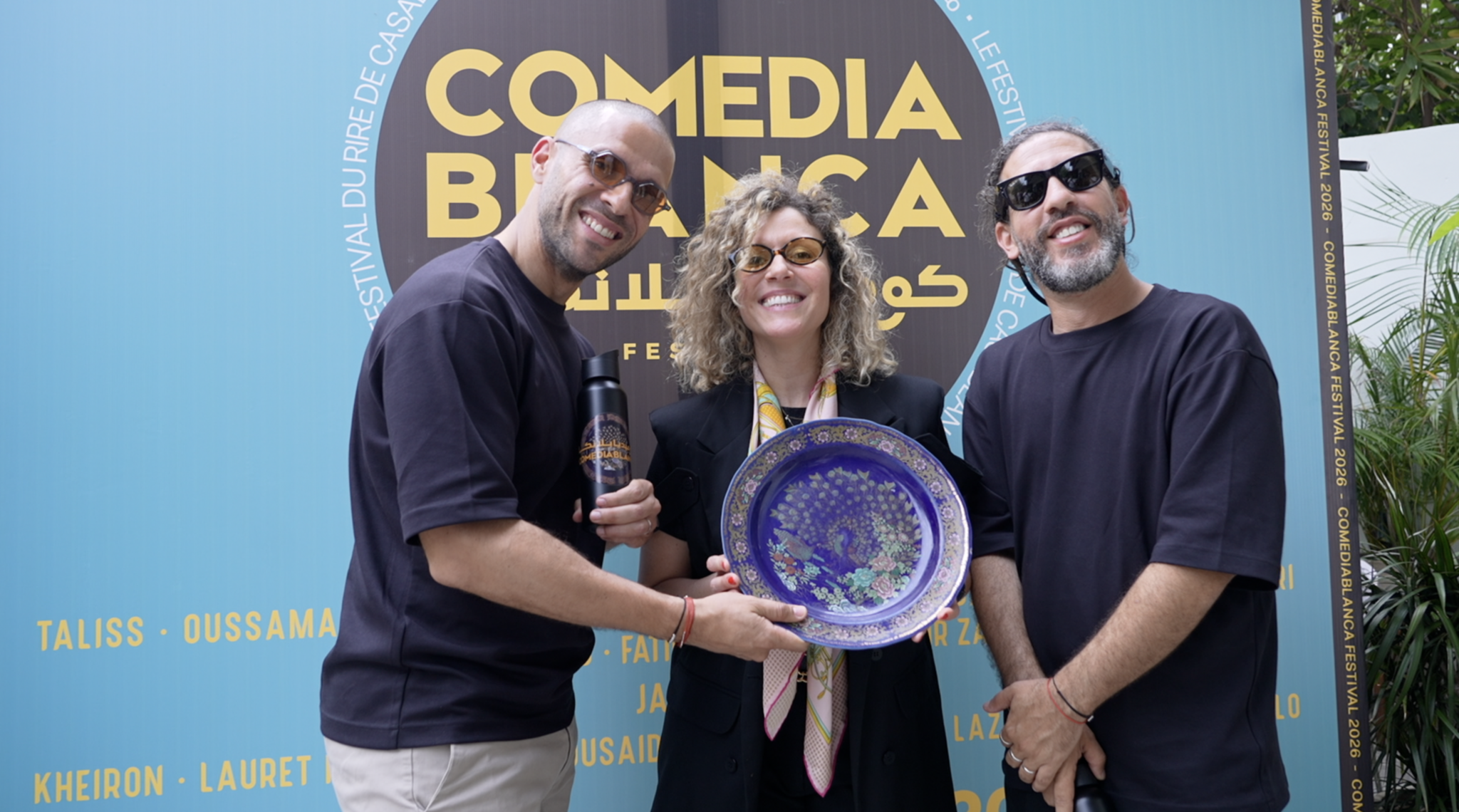 Myriam Bouayad Amine et Saad Lahjouji Idrissi, co-fondateurs du Comediablanca, et Amir Rouani, directeur artistique du festival, lors d'une conférence de presse à Casablanca.