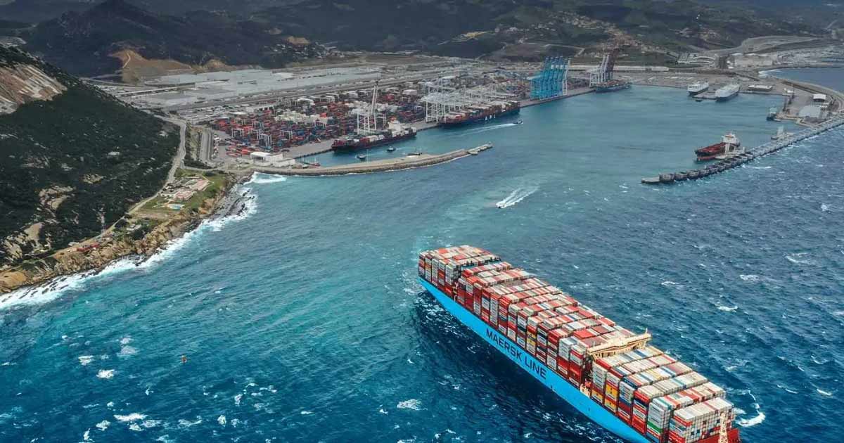 Échanges extérieurs : entre creusement du déficit et dynamisme des services et exportations automobiles