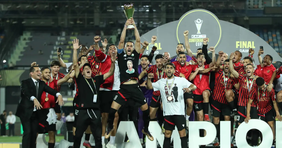 L'usm alger champion de la Coupe de la CAF