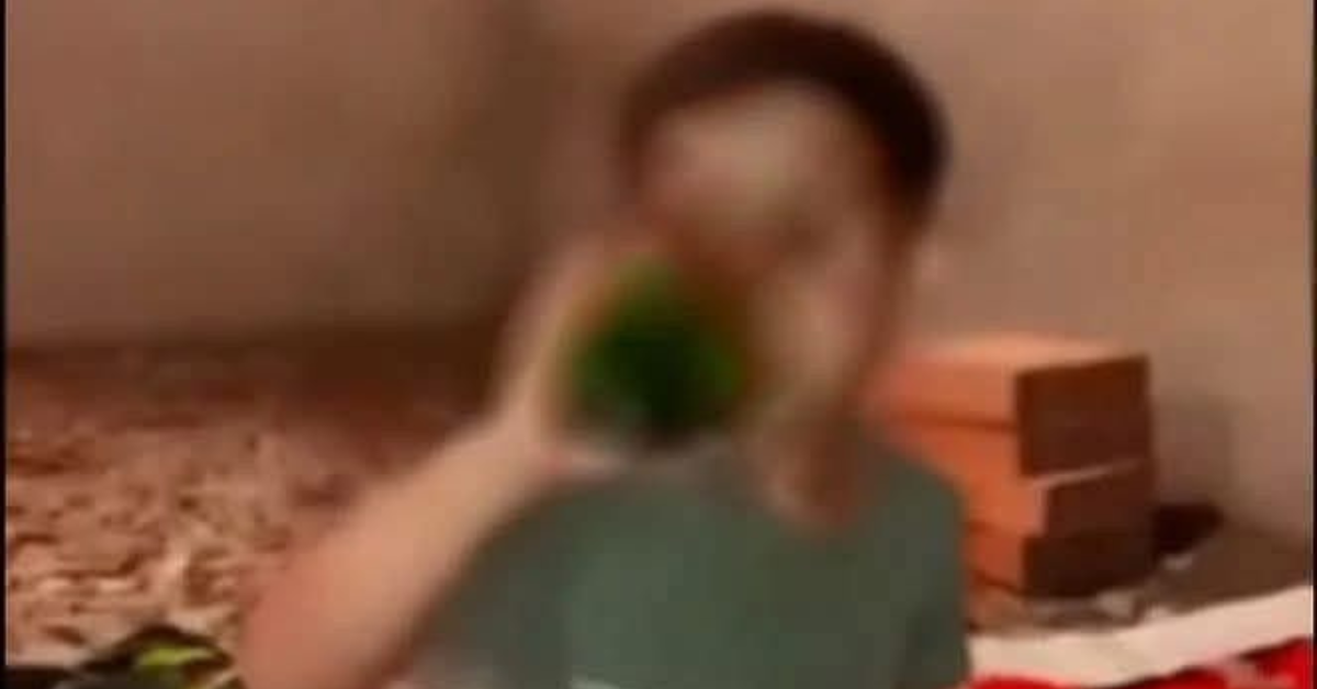 enfant incité à boire de l'alcool à Benslimane
